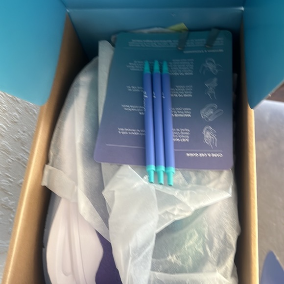 Never worn, past return date. Clove Aeros size 8 - Picture 2 of 4